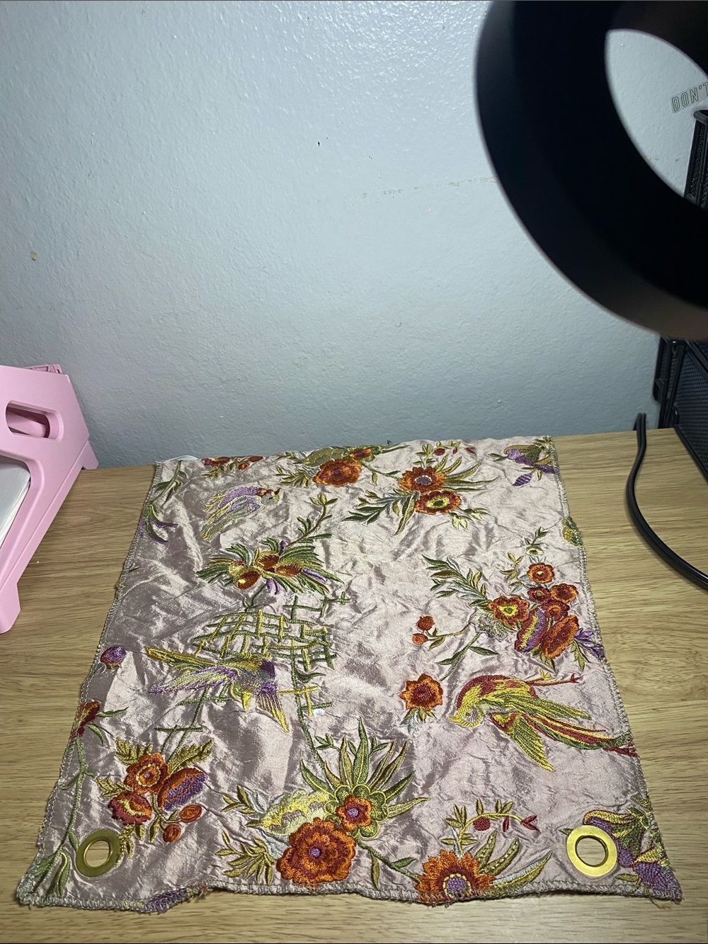 Hickory Tannery High-end designer embroidered silk drapery & upholstery fabric - Picture 7 of 12